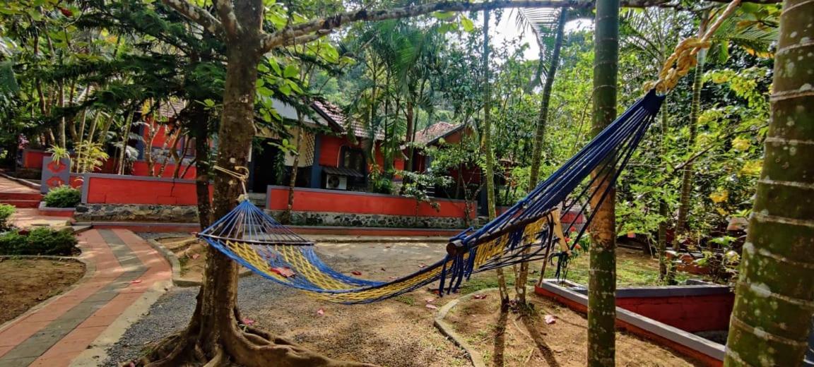 Clay Resort By Bestinn Leisure - Wayanad Padinjarathara Exterior foto